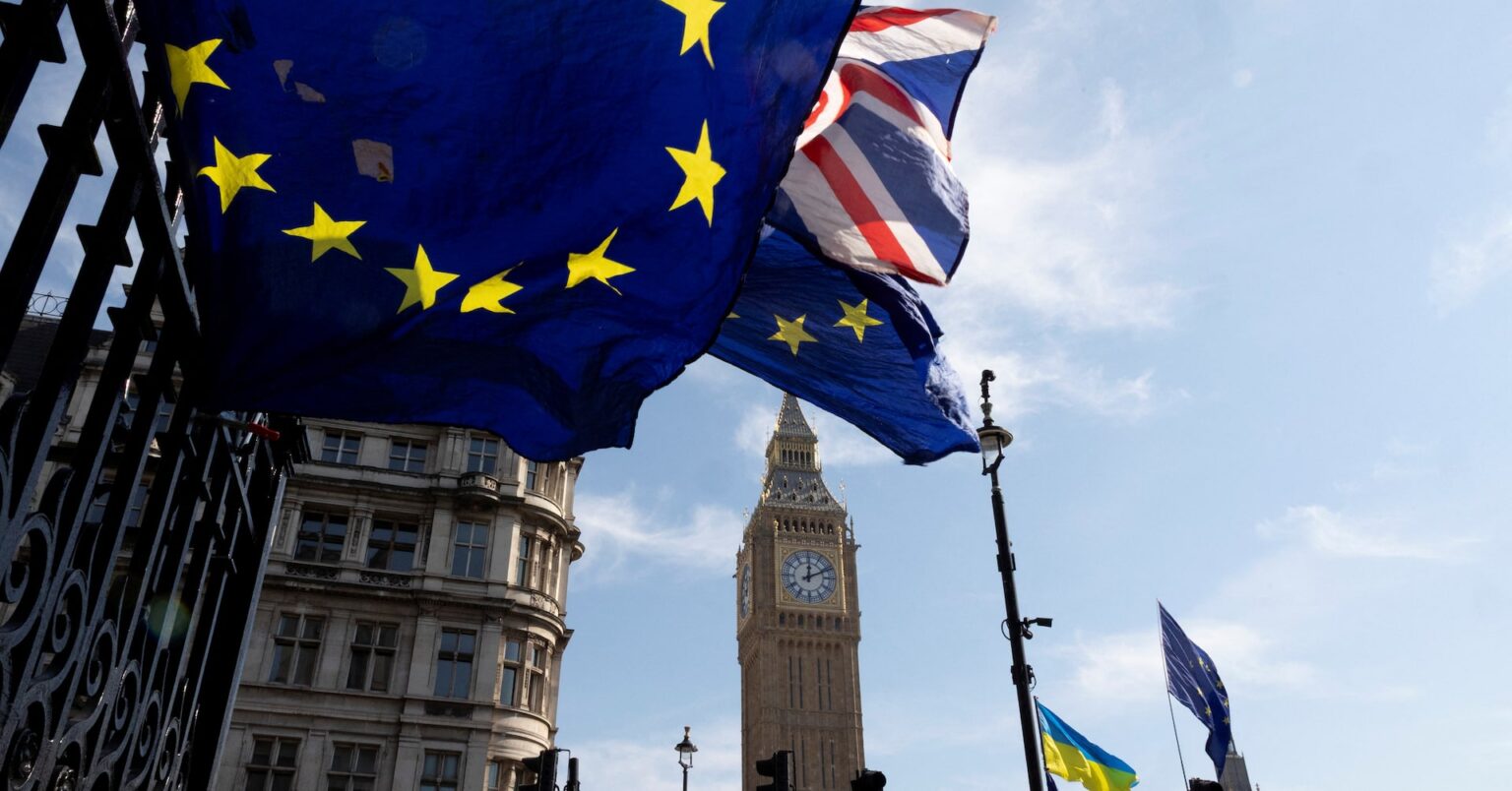 EU・英、離脱後の関係再構築へ 防衛・漁業などで暫定合意 | ロイター EU・英、離脱後の関係再構築へ 防衛・漁業などで暫定合意 | ロイター