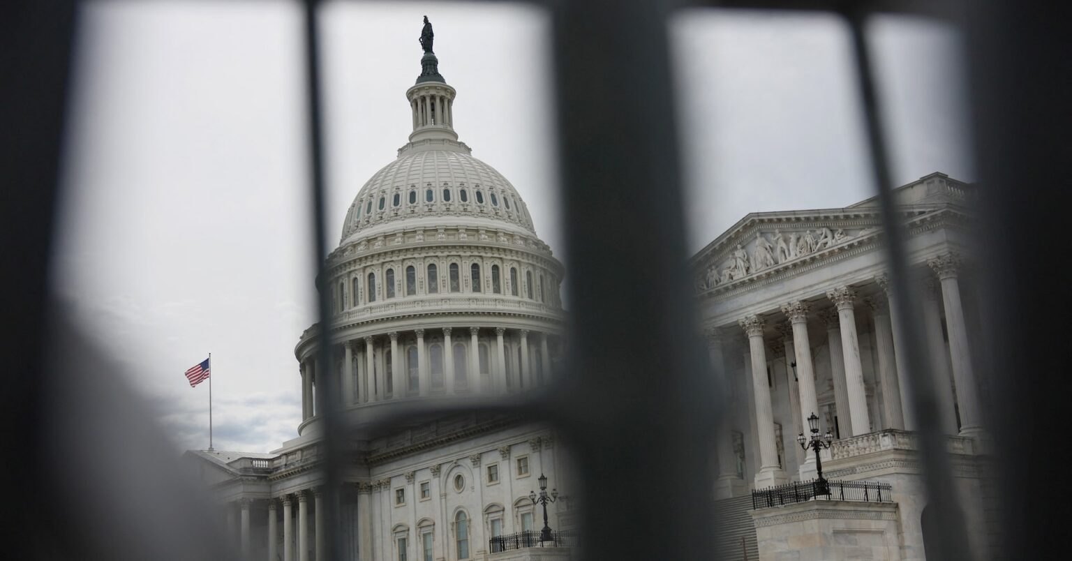 アングル：ムーディーズ格下げで一層募る米財政不安、債券「自警団」出動も | ロイター