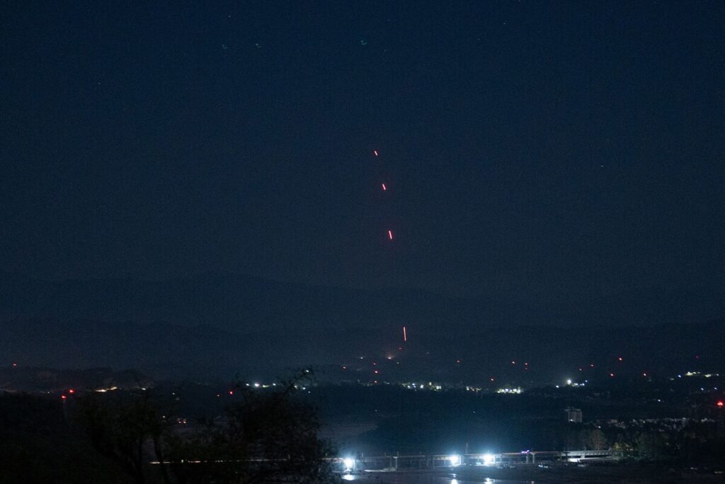 中国がパキスタンに衛星支援を提供、衝突時に－インド国防研究機関 - Bloomberg