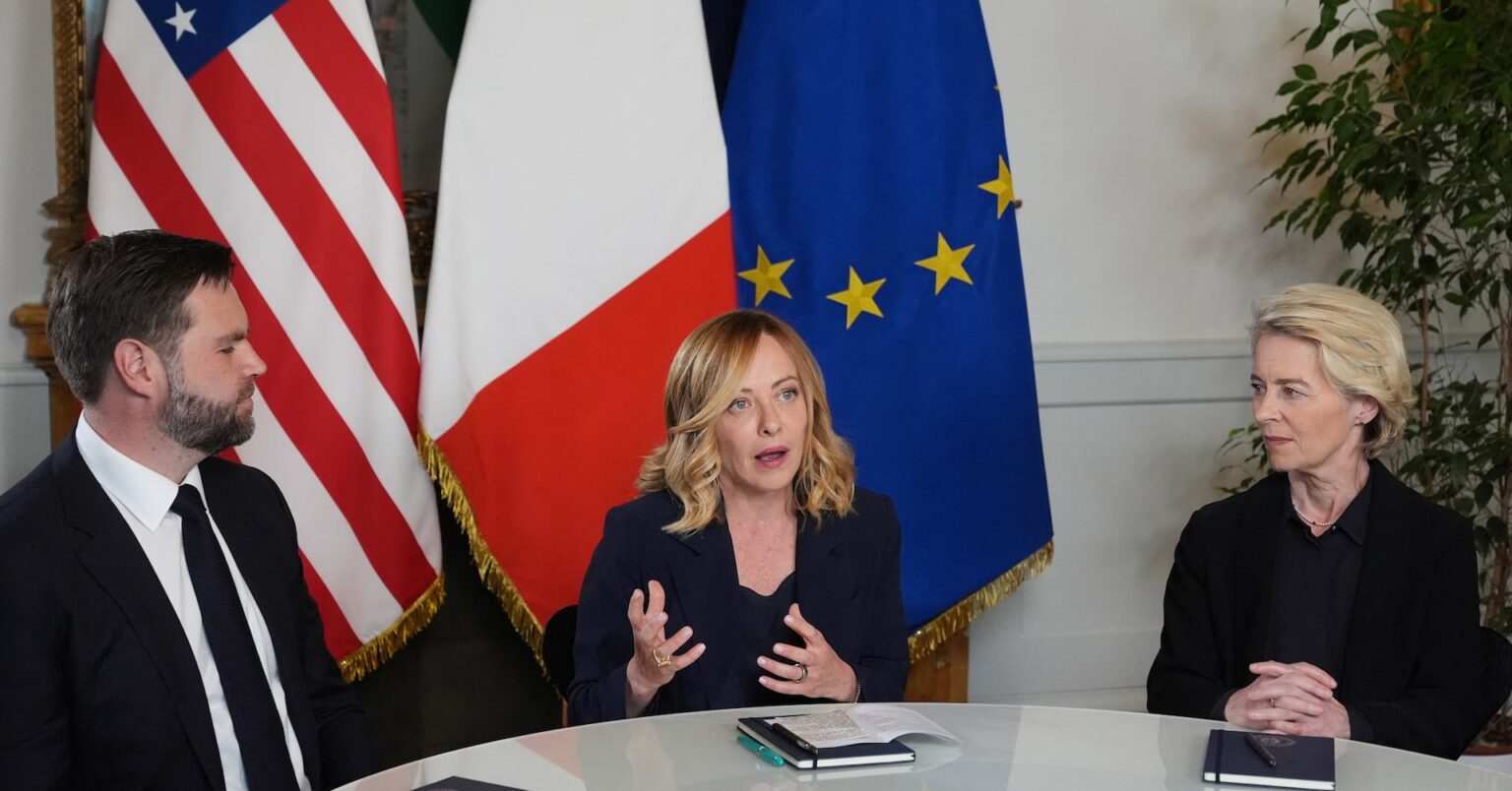 米副大統領、ＥＵとの長期的な貿易交渉要望　欧州委員長らと会談 | ロイター