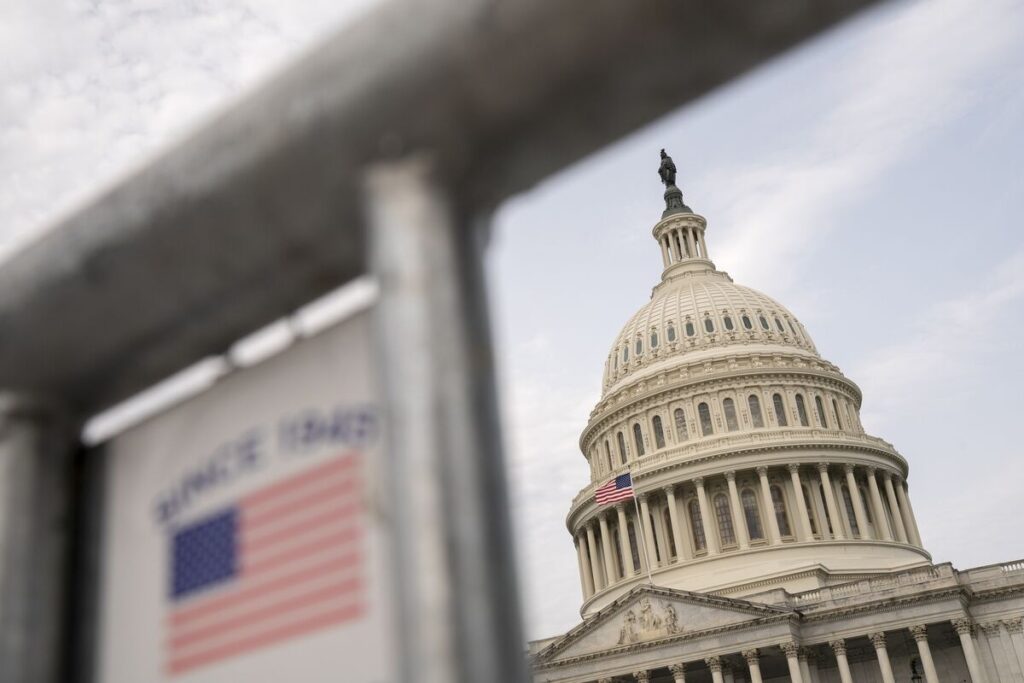 米国債市場で債券自警団の動きが活発化、格下げきっかけに警鐘鳴らす - Bloomberg