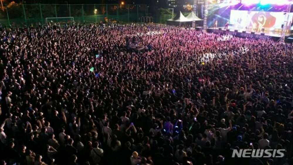 大学祭でアイドル見たい→学生証買って“なりすまし入場”…韓国で急増、高額での売買も 写真枚 国際ニュース:AFPBB News 大学祭でアイドル見たい→学生証買って“なりすまし入場”…韓国で急増、高額での売買も 写真枚 国際ニュース:AFPBB News
