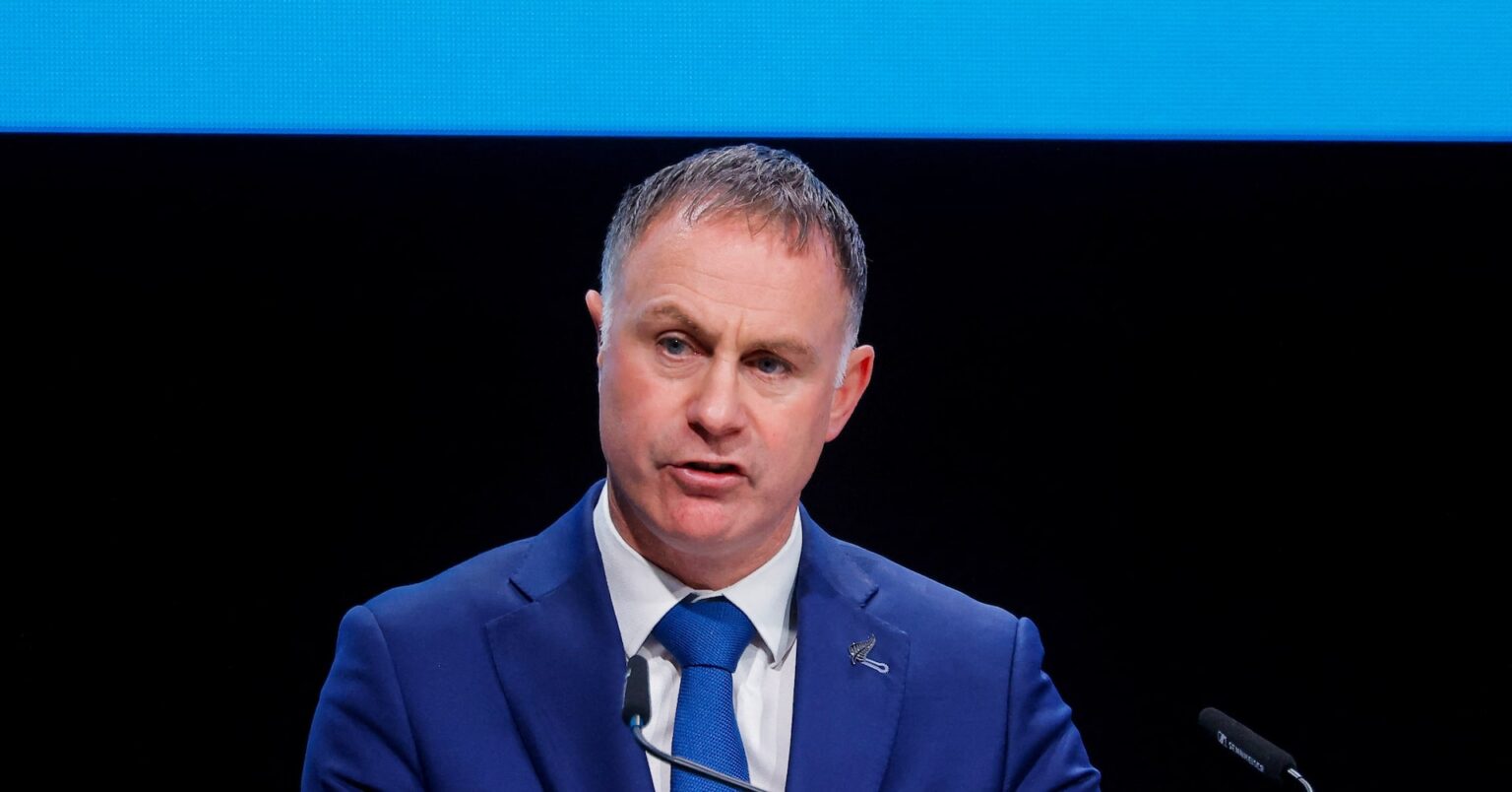 ＮＺ、35年までに排出量最大55％削減へ　「達成可能な」内容に変更 | ロイター