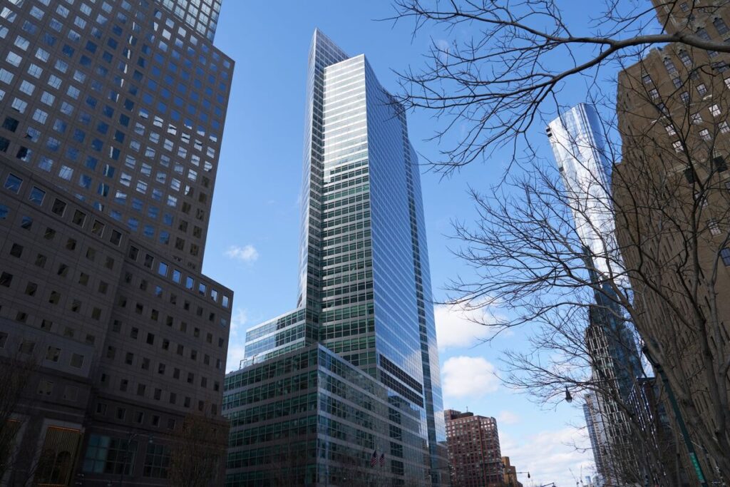 米10年債利回り、株式市場に痛み与える水準に迫る－ゴールドマン - Bloomberg