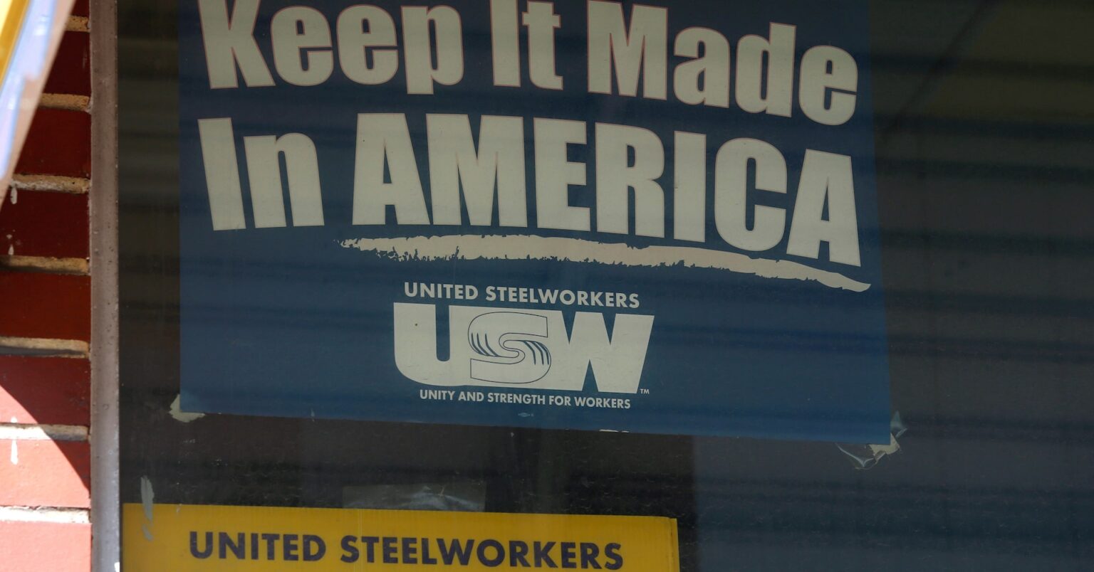 全米鉄鋼労組、トランプ氏に日鉄のＵＳスチール買収阻止を要請 | ロイター
