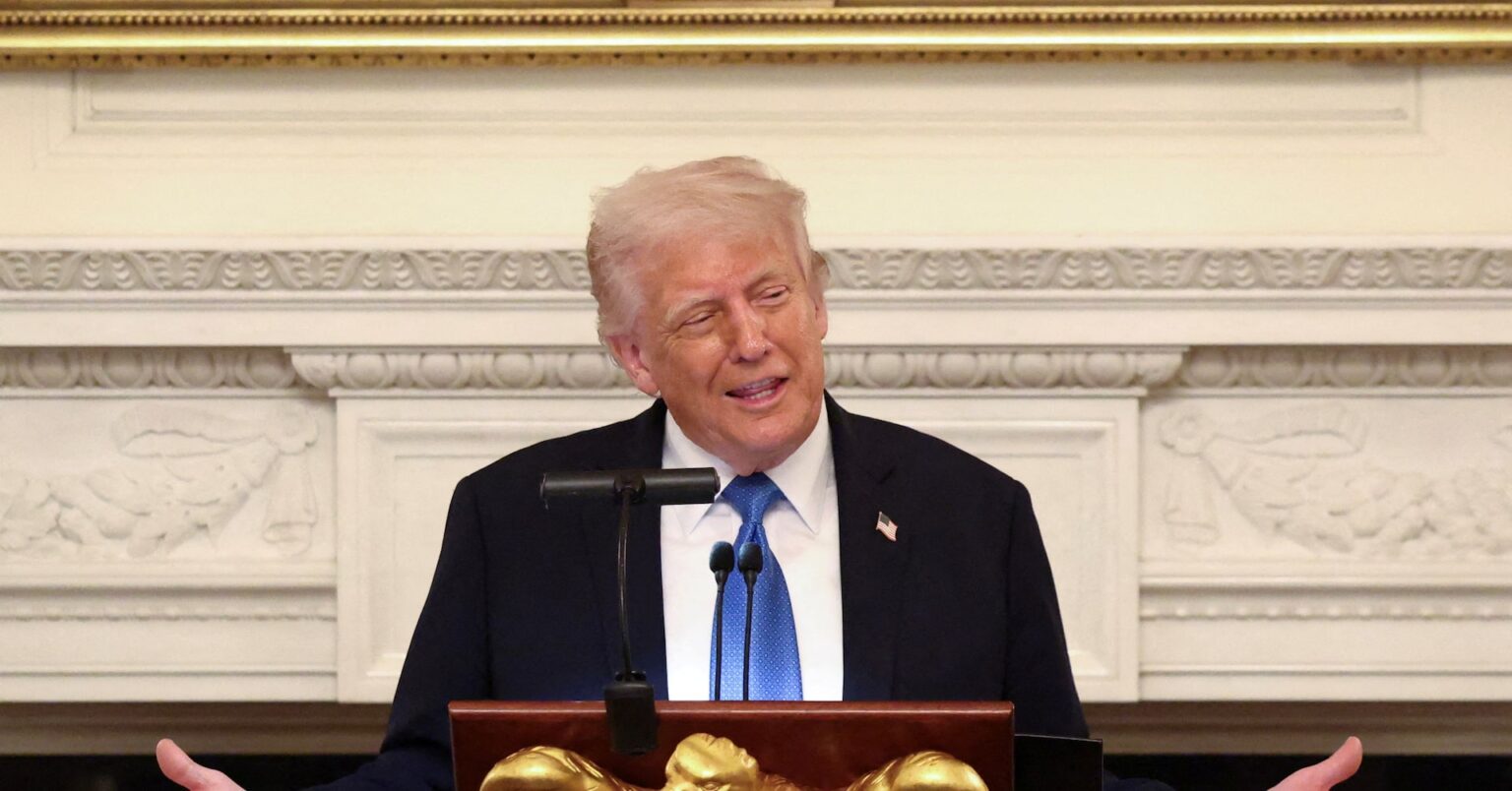 コラム：トランプ政策が招くドル不信、その先のシナリオを読む＝熊野英生氏 | ロイター