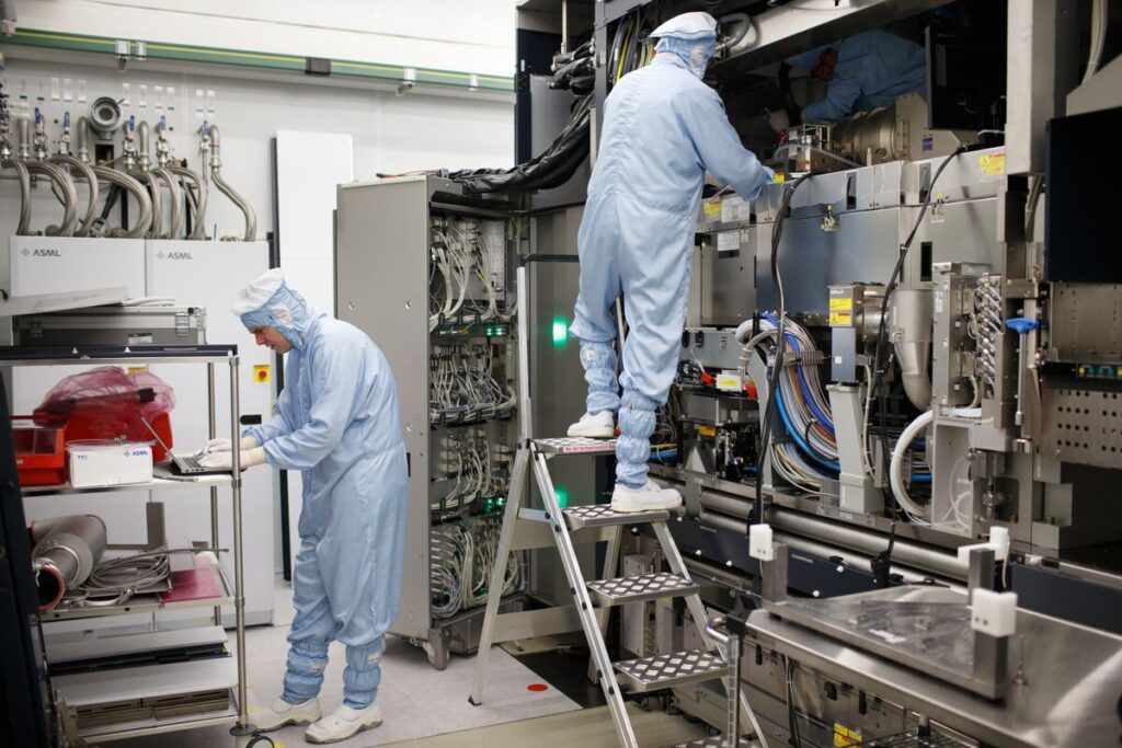 中国、オランダに半導体関連輸出規制の緩和要請-フェルトカンプ外相 – Bloomberg 中国、オランダに半導体関連輸出規制の緩和要請-フェルトカンプ外相 - Bloomberg