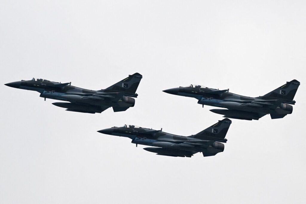 中印の防衛株、インド・パキスタン軍事衝突で脚光－株高目立つ - Bloomberg