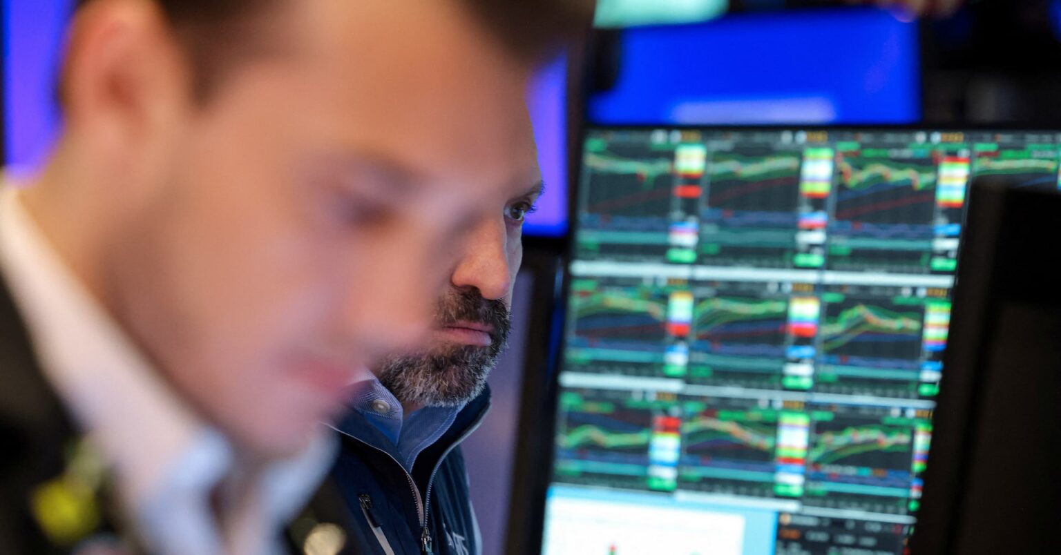 新興国株ファンド、リターン好調　米国から資産分散 | ロイター