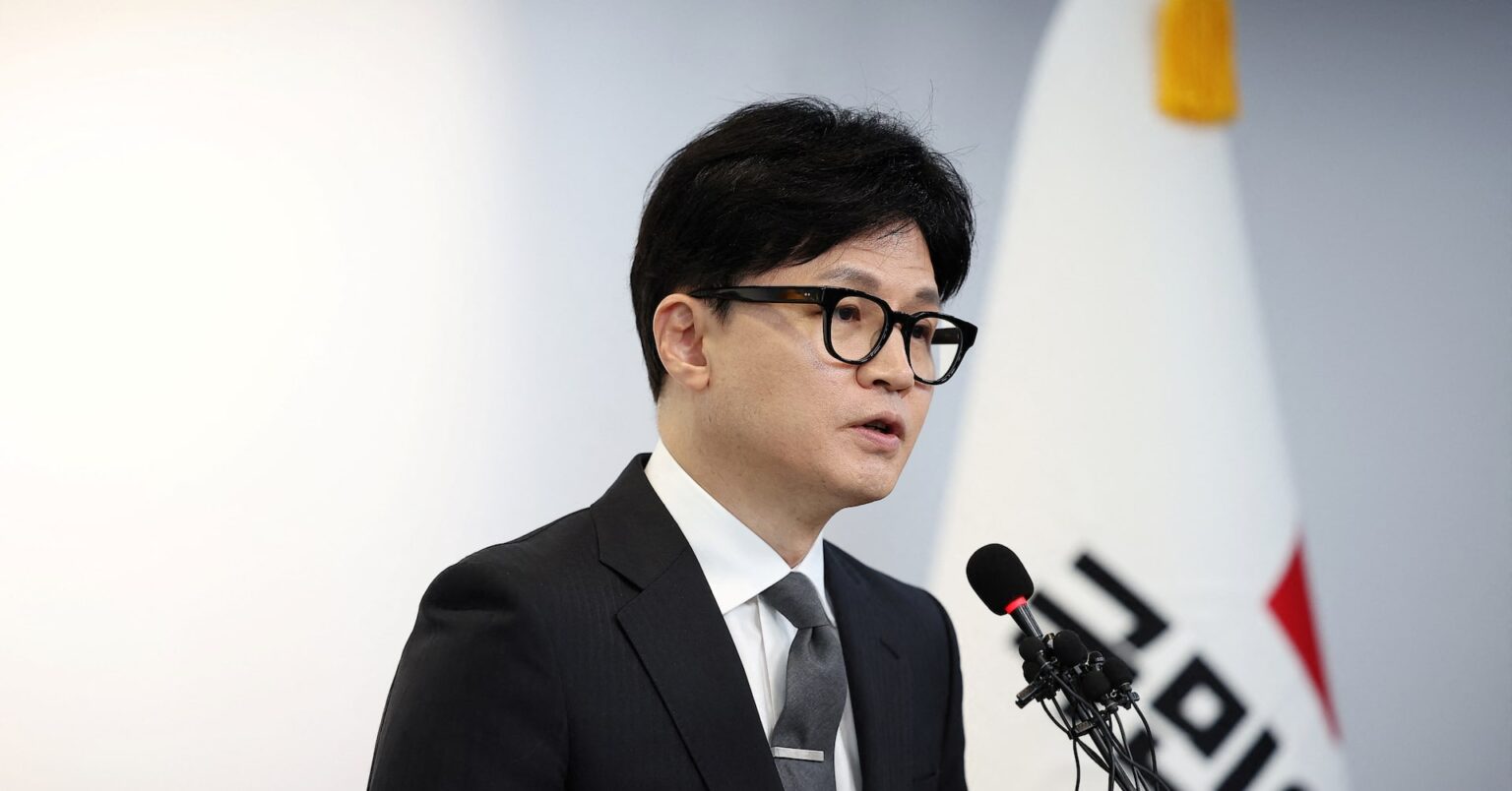 韓国与党代表「大統領の職務停止必要」、党は弾劾反対姿勢を再確認 | ロイター