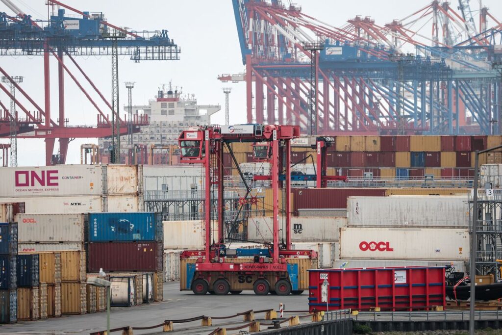 欧州の港湾混雑が深刻化、米国やアジアに波及か－運賃上昇リスク - Bloomberg