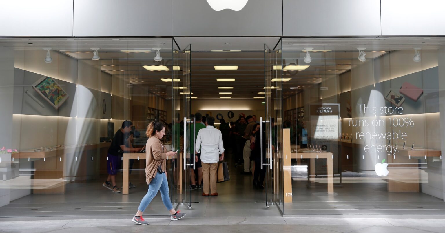 トランプ氏が目指すｉＰｈｏｎｅの国内製造、多数の難題に直面 | ロイター