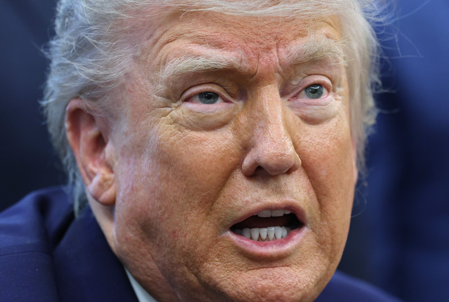 ドナルド・トランプは、オールキャップの記念日のメッセージで審査員を攻撃します：「モンスター」