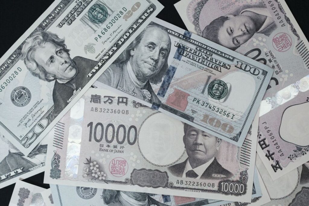 円は142円台後半、米国が対ＥＵ関税期限延期－貿易摩擦の懸念後退 - Bloomberg