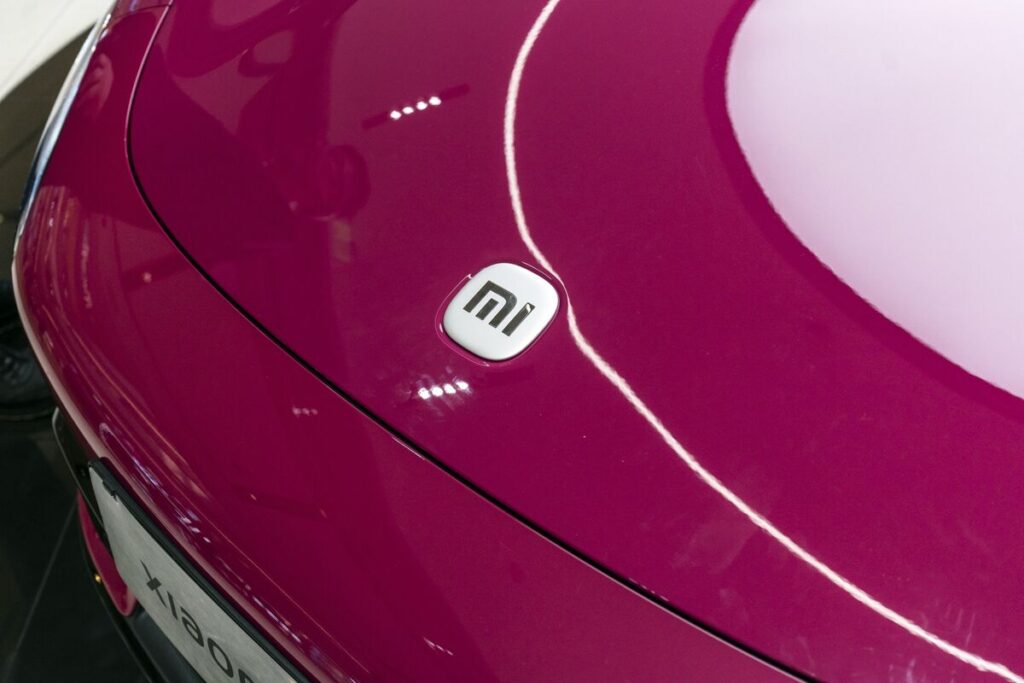 中国スマホメーカーの小米、売上高が予想上回る－ＥＶ市場でも攻勢 - Bloomberg