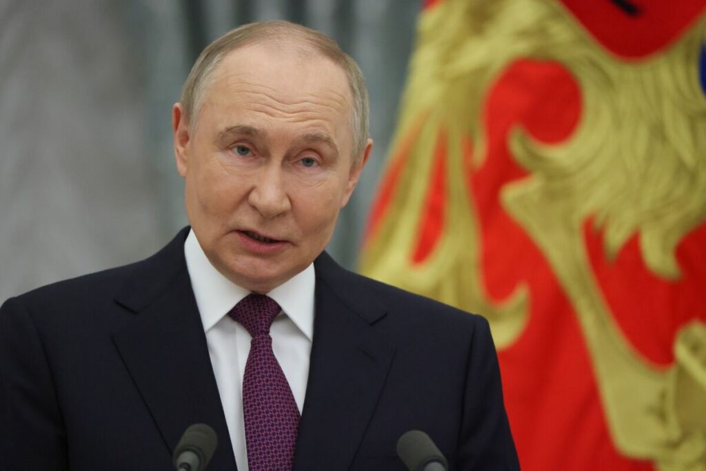 プーチン氏の「火遊び」をトランプ氏が非難－制裁強化の行方に注目 - Bloomberg