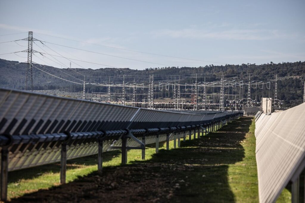 欧州の太陽光発電、収益性が過去最低に－春の晴天続きで供給過剰 - Bloomberg