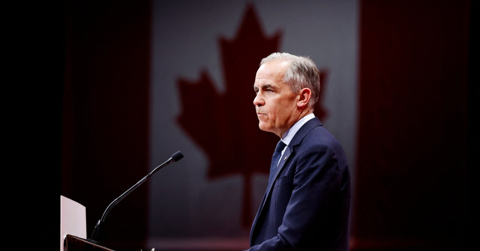 カナダの今年度国債発行規模は過去最高に、予算案先送り巡る懸念も | ロイター カナダの今年度国債発行規模は過去最高に、予算案先送り巡る懸念も | ロイター