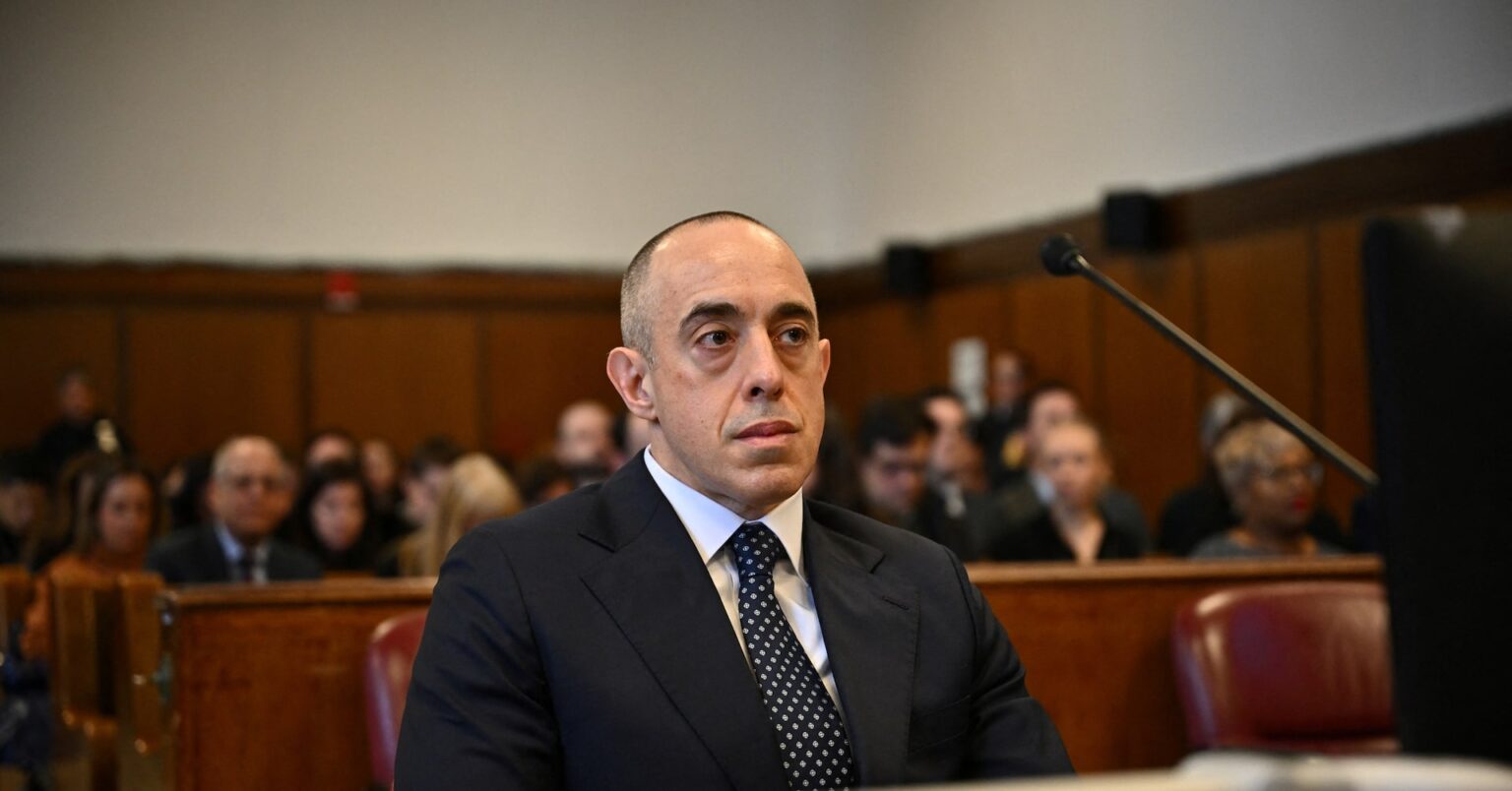 トランプ米大統領、自身の弁護士を高裁判事に指名 | ロイター