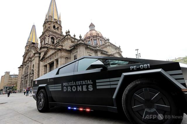 ドローン搭載の「サイバートラック」で治安確保 メキシコ