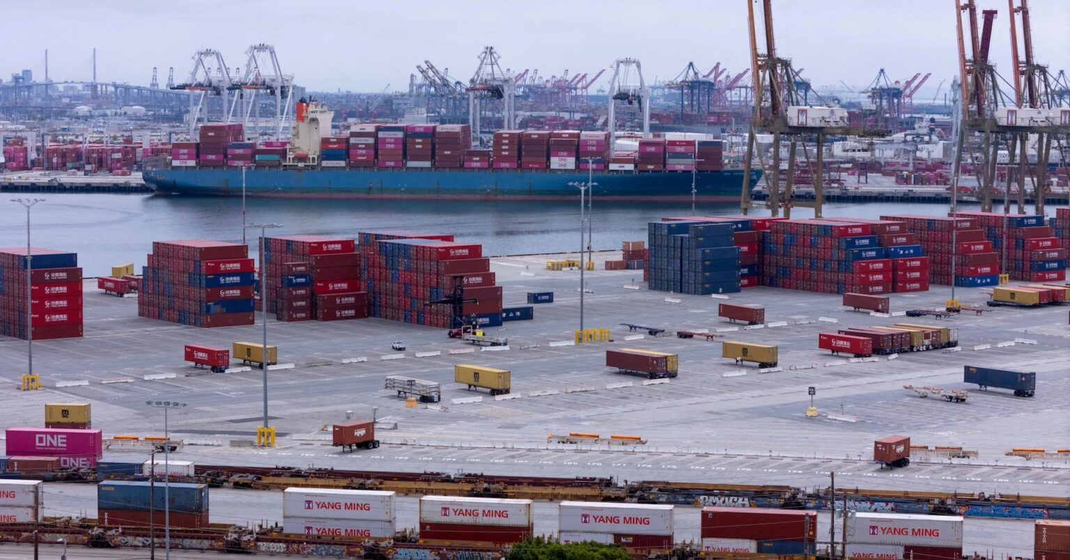 中国は米国との関税協定に「完全に違反」、トランプ氏が主張 | ロイター