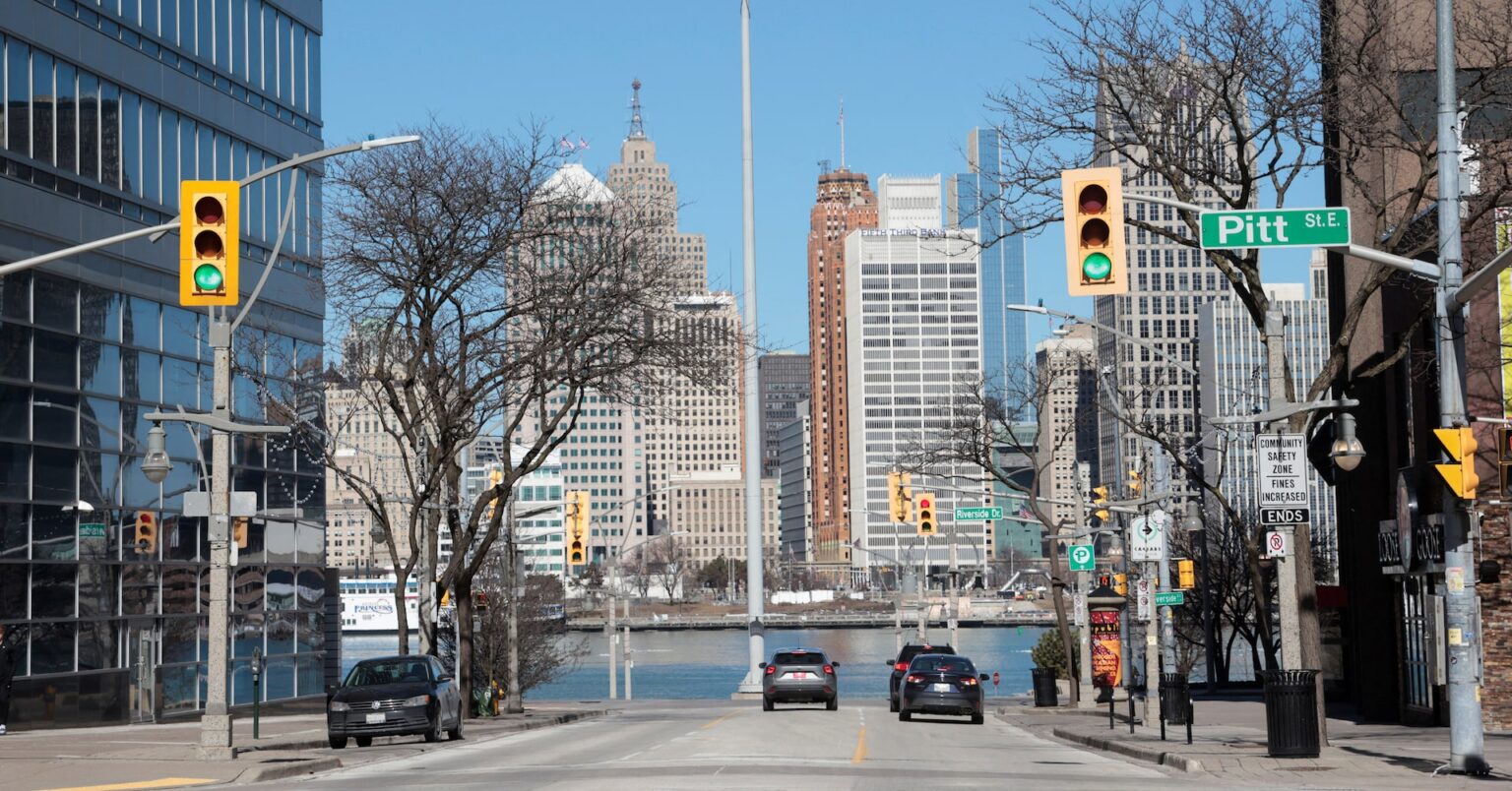 カナダ第1四半期ＧＤＰ、2.2％増　関税前の対米輸出が増加 | ロイター