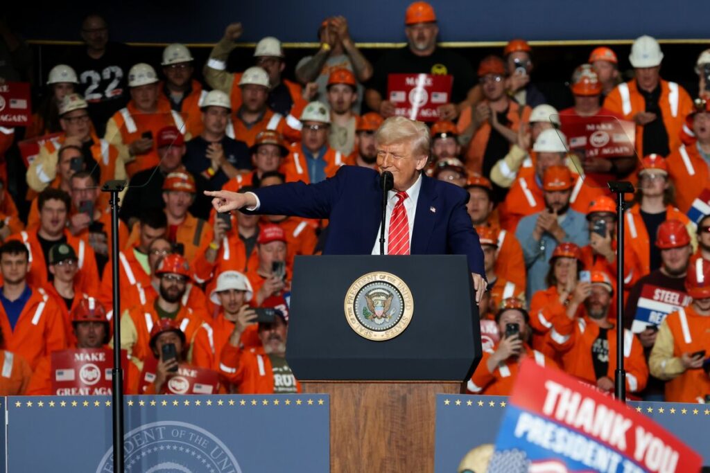 トランプ氏、鉄鋼関税を50％に引き上げ－日鉄の買収案承認はまだ - Bloomberg