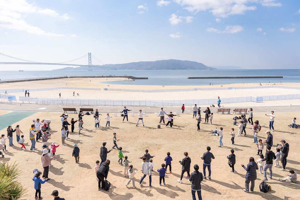 大蔵海岸で親子スポーツフェスタ特別企画「英語×スポーツ」・「AFRICA CHALLENGE」が5月25日に開催！【一般社団法人 Future for Kids】 | 明石じゃーなる