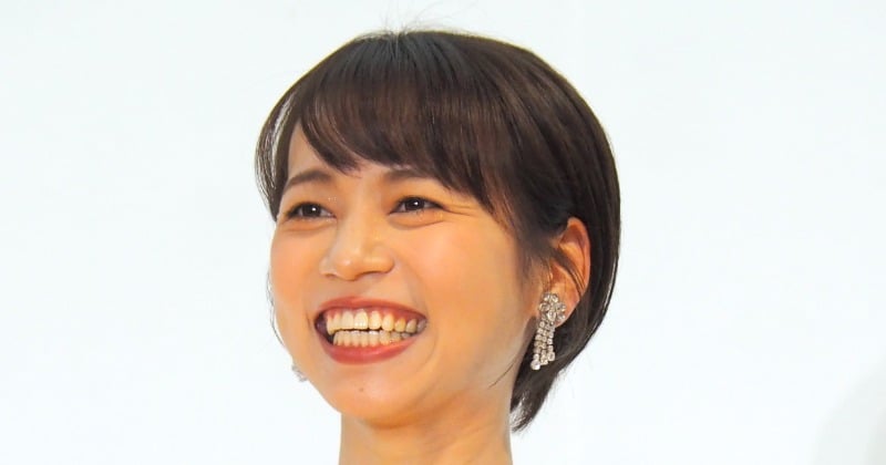 元宝塚雪組トップ娘役の真彩希帆、第1子妊娠を公表「小さな胎動の力強さに幸せと驚き」…美しいお腹ふっくら姿 - ORICON