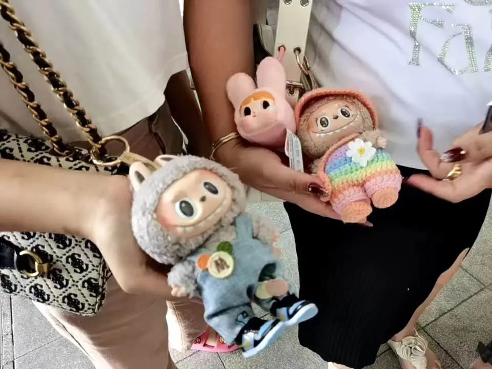 中国POP MART、人気キャラ「LABUBU」で世界熱狂。アプリ急上昇、時価総額はグッチ超え | 36Kr Japan