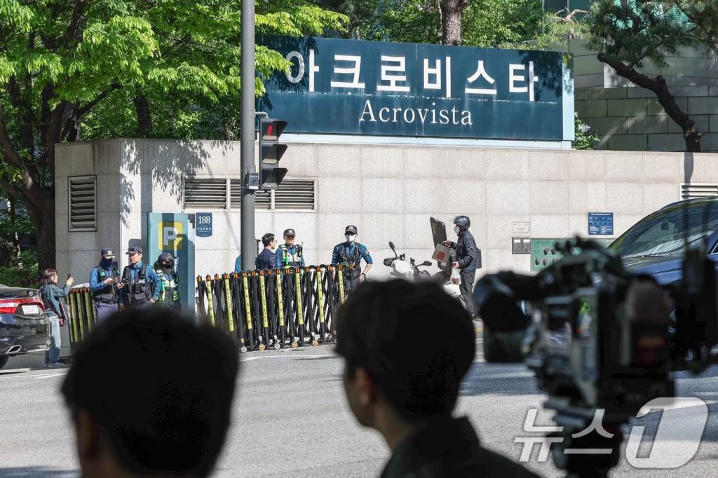 前韓国大統領ファーストレディの携帯電話を押収…開通から20日の新型機、パスワード解除困難か(KOREA WAVE) – Yahoo!ニュース – Yahoo!ニュース 前韓国大統領ファーストレディの携帯電話を押収…開通から20日の新型機、パスワード解除困難か(KOREA WAVE) - Yahoo!ニュース - Yahoo!ニュース
