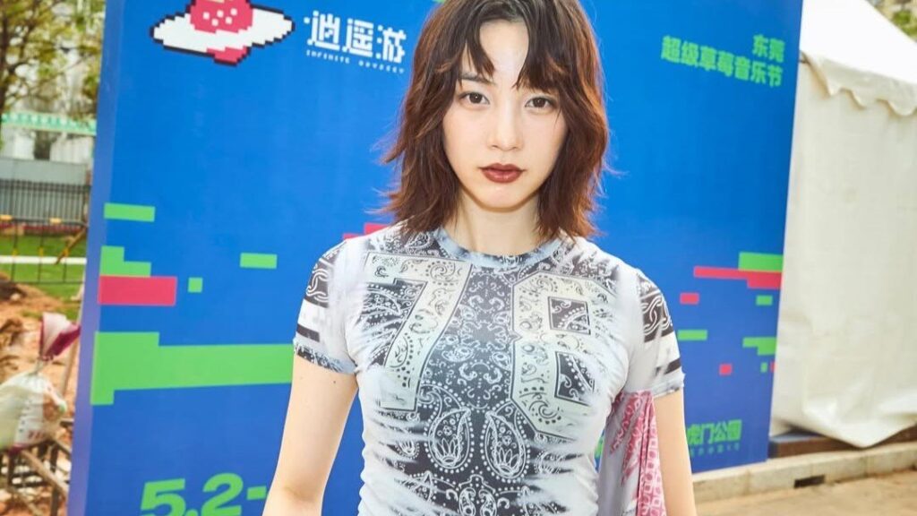 【 のん 】簡体字で「みんなありがとう」中国の大型音楽フェス「ストロベリーミュージックフェスティバル」に出演　フェスメイク＆衣装を投稿（TBS NEWS DIG Powered by JNN）