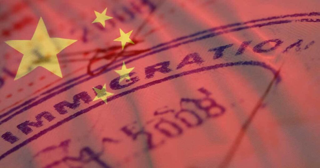 日本人が知らない中国“移民”の急増、ほぼ2倍！審査は書類のみ「中国経済失速で日本へ逃亡」大量移住が始まるのか（みんかぶマガジン） - Yahoo!ニュース - Yahoo!ニュース