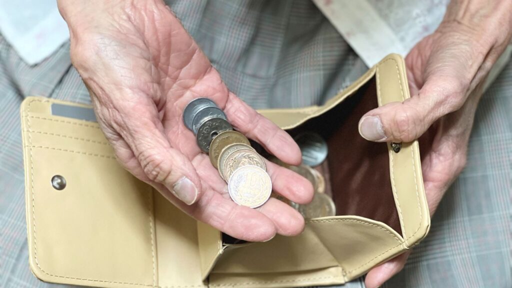 「金がなくて生きた心地がしない」「早く死にたい」 年金・孤立・認知症…不安だらけの75歳以上高齢者が起こす《日本の老後革命》 – Yahoo!ニュース 「金がなくて生きた心地がしない」「早く死にたい」 年金・孤立・認知症…不安だらけの75歳以上高齢者が起こす《日本の老後革命》 - Yahoo!ニュース