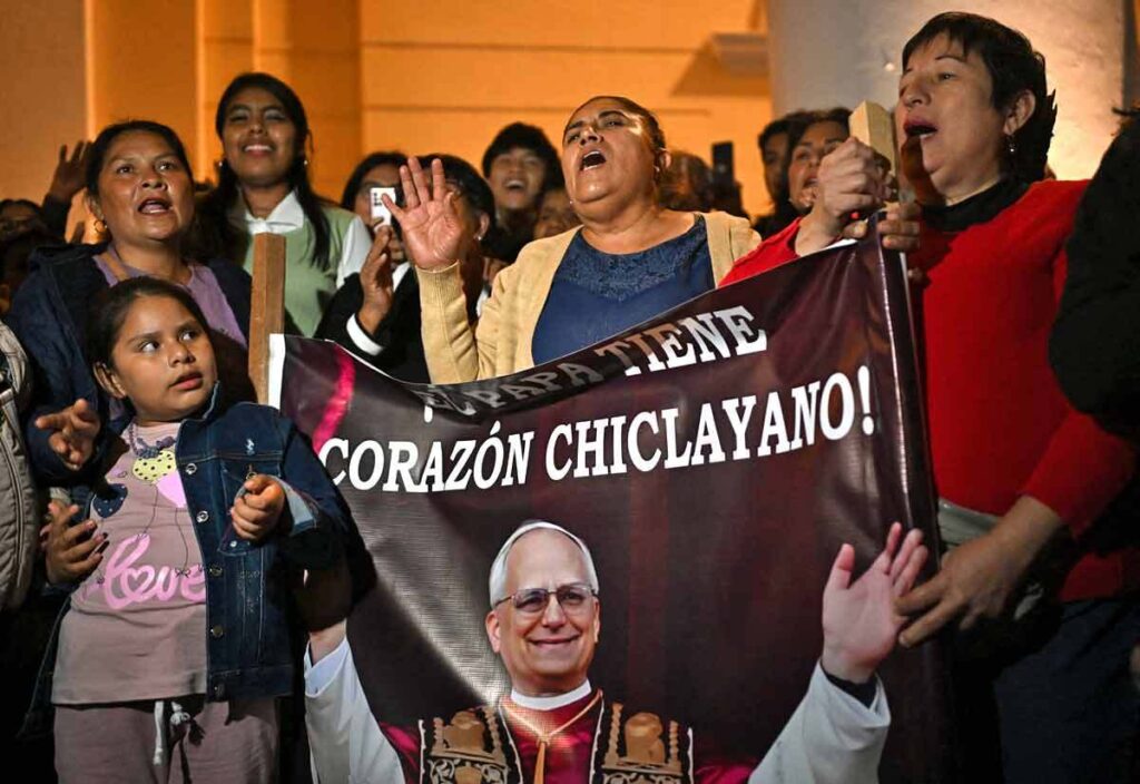 「新教皇はペルー人」と歓迎 布教活動の地で市民権（時事通信） - Yahoo!ニュース