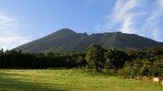 岩手山 火山の状況に関する解説情報　火口周辺警報（噴火警戒レベル2、火口周辺規制）が継続（IBC岩手放送） - Yahoo!ニュース