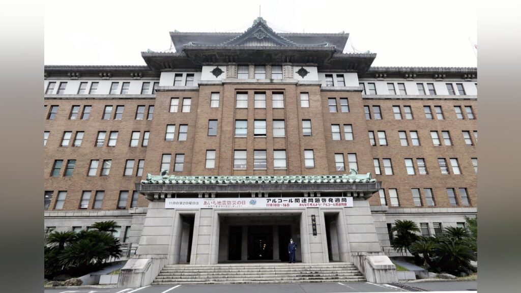 愛知：同僚のパソコンに重曹・自宅に投石、男性教諭を懲戒処分…「若手の素っ気ない態度に悩んでいた」 - 読売新聞オンライン