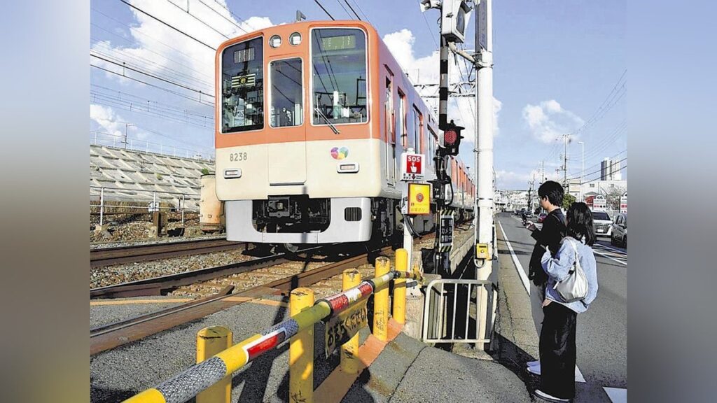 中国人２人死亡の踏切事故、遮断機内側でなぜ待機…狭いスペース・外国人向け案内不十分 - 読売新聞オンライン