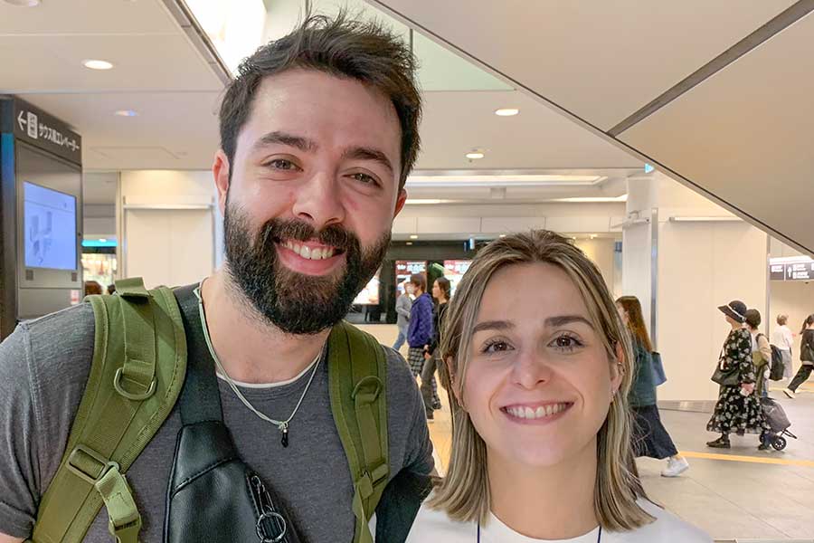 スペイン人の（左から）ミケルさんとテレサさん【写真：Hint-Pot編集部】