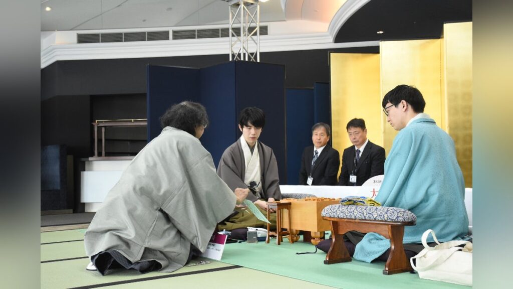名人戦第３局で藤井聡太竜王が永瀬拓矢九段に勝利、３連勝で防衛に王手「集中して指せた」 - 読売新聞オンライン