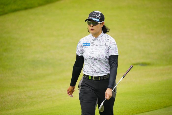 ＜中間速報＞川岸史果が単独首位　永峰咲希らが2打差2位タイ（ゴルフ総合サイト ALBA Net） - Yahoo!ニュース