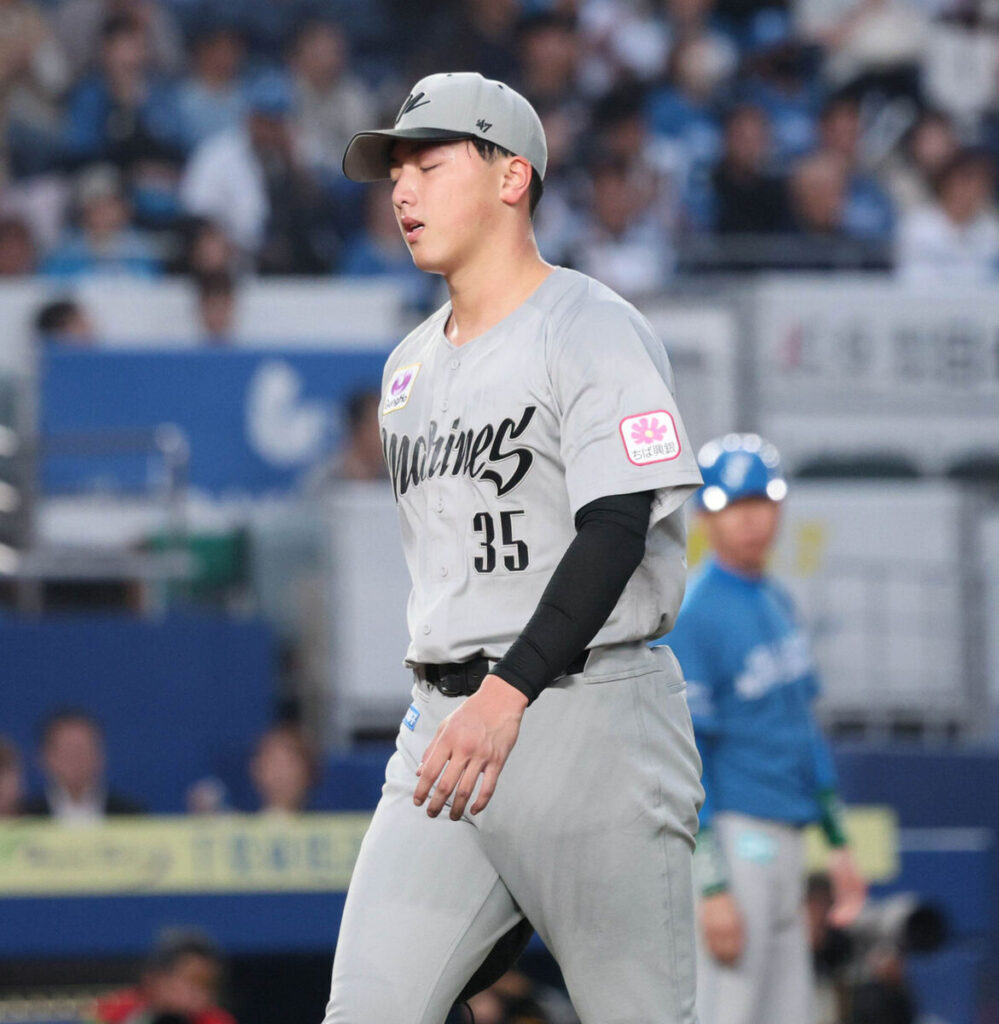 初回に３失点、がっくりの田中晴也 （カメラ・越川　亙）