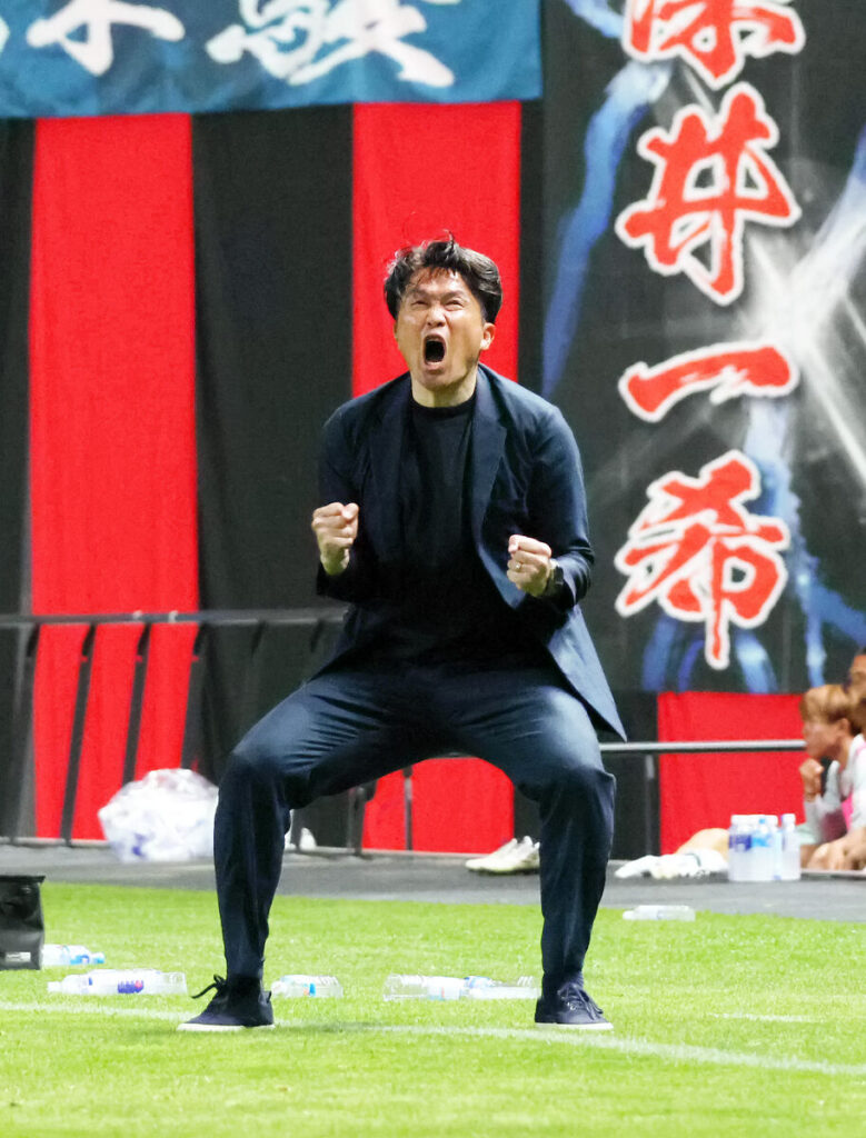 Ｊ２札幌 ＭＦ青木亮太が劇的逆転弾…３試合ぶり白星に岩政監督歓喜の絶叫「時間が止まりました」（スポーツ報知） - Yahoo!ニュース