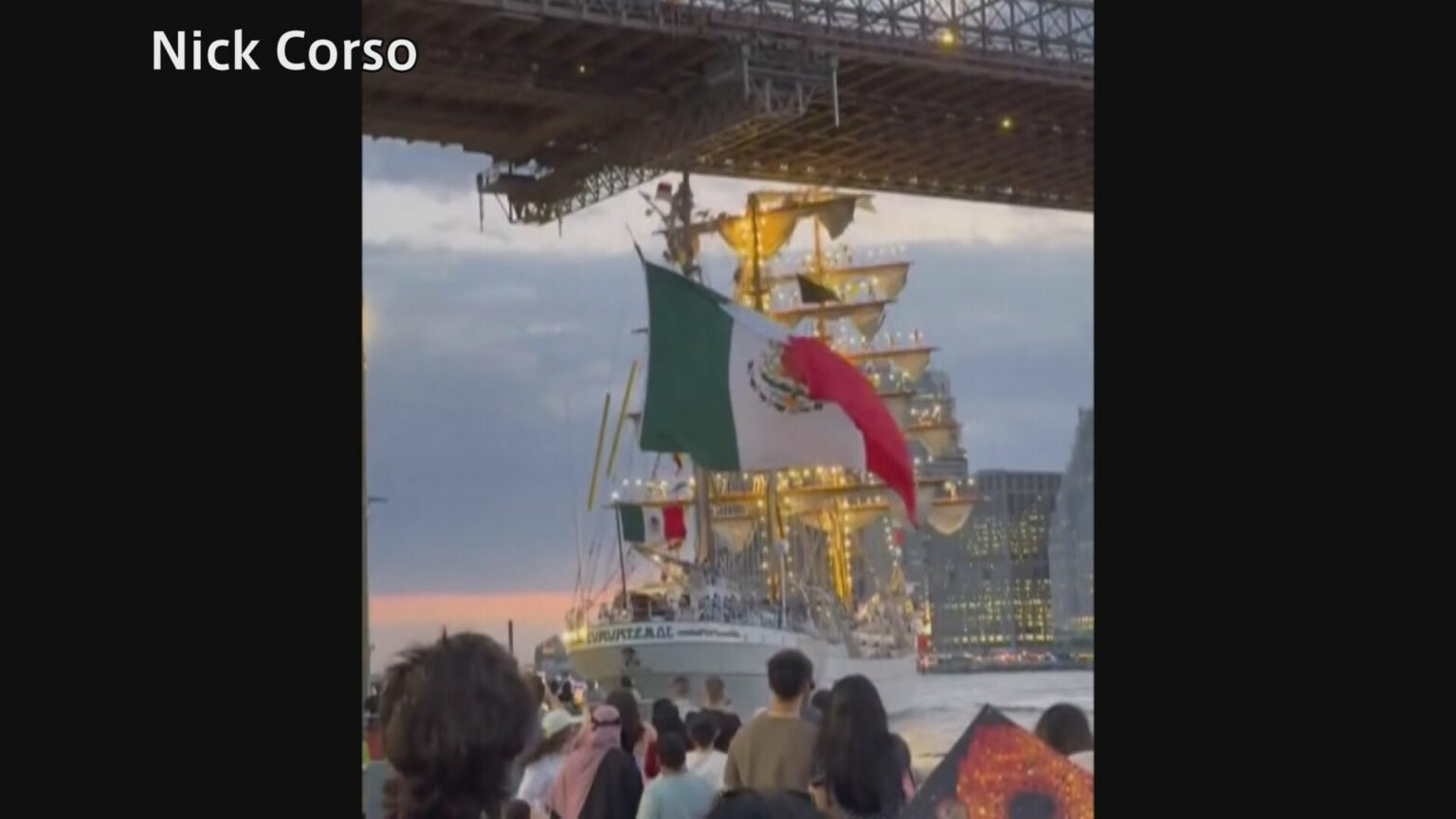 メキシコ海軍の船がNYブルックリン橋に衝突　2人死亡19人けが（TBS NEWS DIG Powered by JNN）
