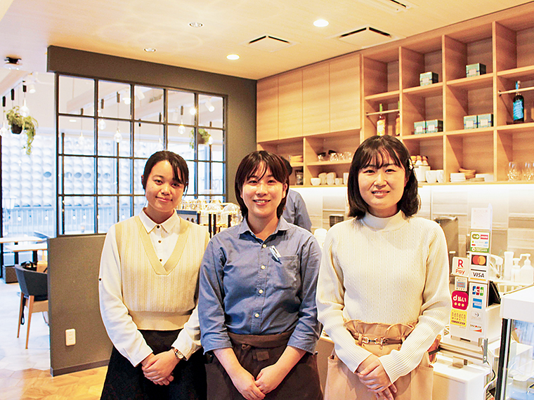 「どのスイーツも程良い甘さで最後まで飽きずに食べられました！」by.春奈　「フルーツやチョコのこだわりに感動！見た目も味も大満足です。」by.美咲