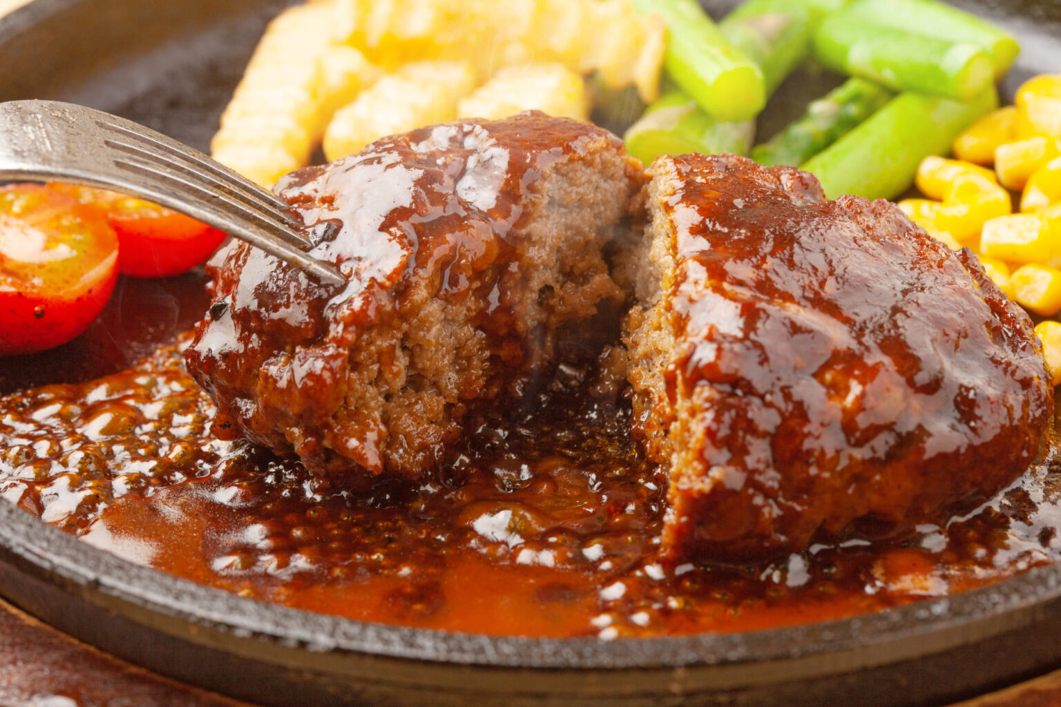 「山形県のハンバーグの名店」あなたが好きなのはどこ？ 米沢牛を使用したこだわりのメニューが味わえるお店などを紹介！（ねとらぼ） - Yahoo!ニュース - Yahoo!ニュース