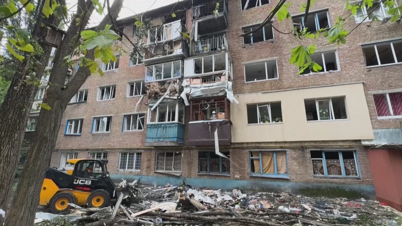 ウクライナ首都にロシア軍の大規模攻撃 少なくとも15人けが「キーウへの過去最大規模の夜間攻撃」 一方で直接交渉で合意の捕虜交換 第2弾実施 307人ずつ解放（TBS NEWS DIG Powered by JNN）