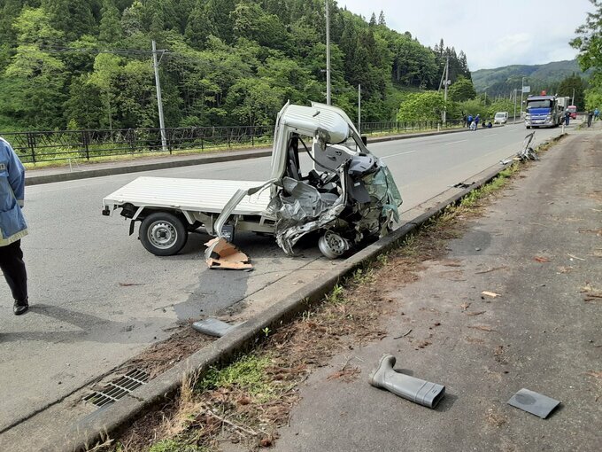意識不明の男性は南陽市の会社員 運転席部分は原形をとどめず 警察が事故の状況を調べる（山形・南陽市）（テレビユー山形） - Yahoo!ニュース - Yahoo!ニュース