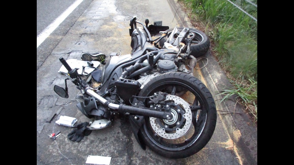 高速道で大型バイクが衝突事故 死亡したのは1人でツーリング中の長野県の51歳男性と判明 北海道では3日にも鹿児島ナンバーの男性ライダーが事故死（HBCニュース北海道） - Yahoo!ニュース - Yahoo!ニュース