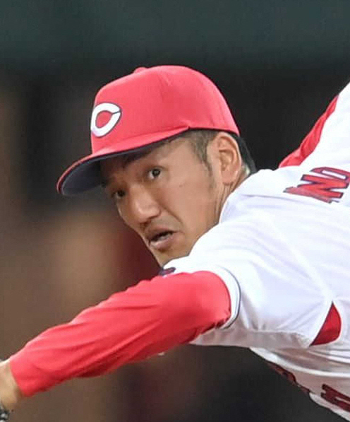 広島にアクシデント 遊撃・矢野と左翼・ファビアンが激突 担架が運び込まれる緊急事態 勝ち越し許す（デイリースポーツ） - Yahoo!ニュース